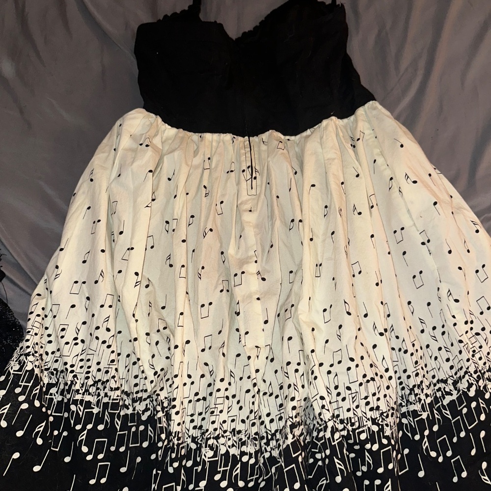 Hot Topic Music Notes Dress - Picture 4 of 4